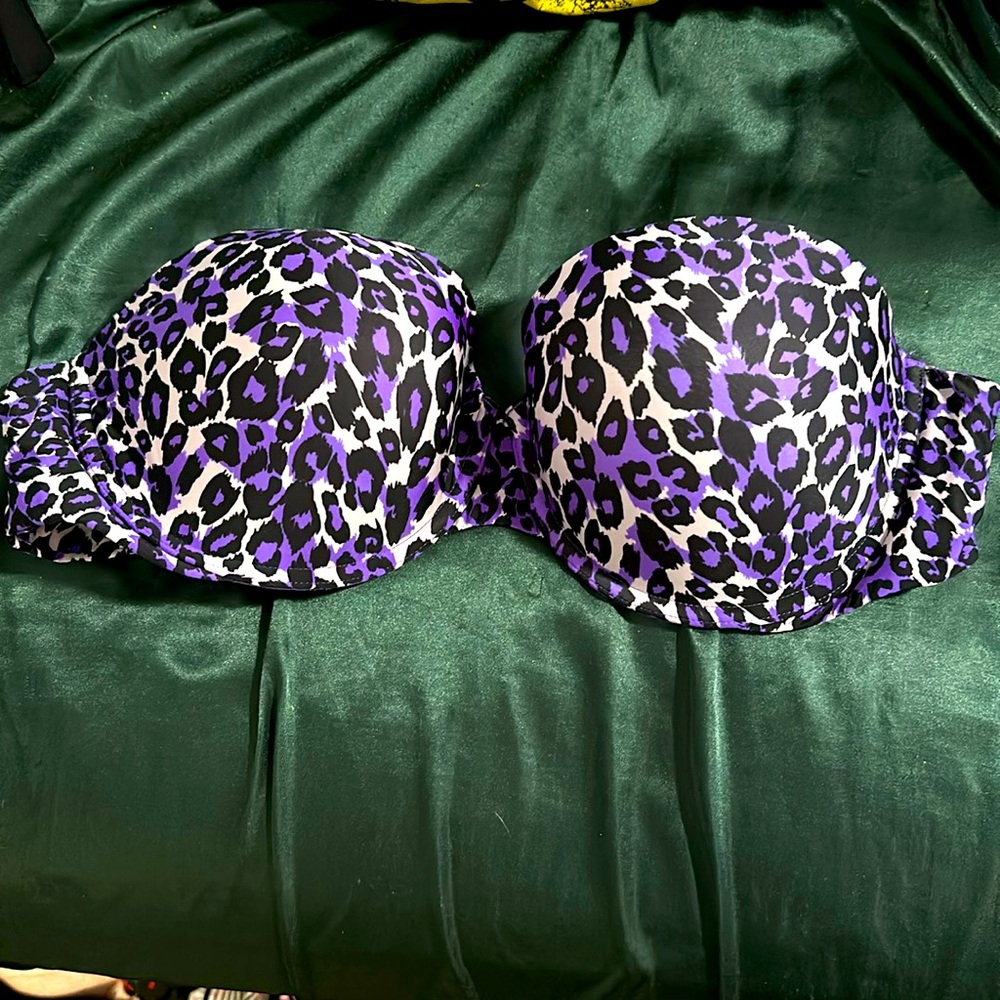 Victoria’s Secret bra size 38D